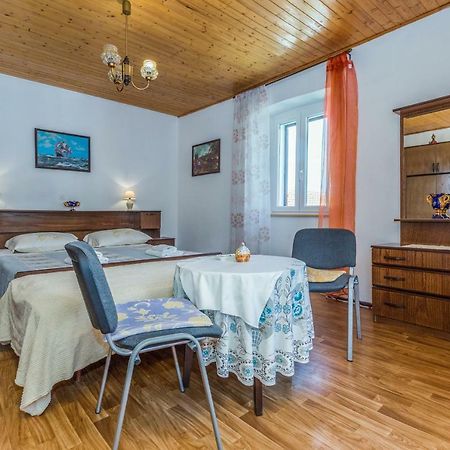 Guest House Robert I Mirna Bale Kültér fotó