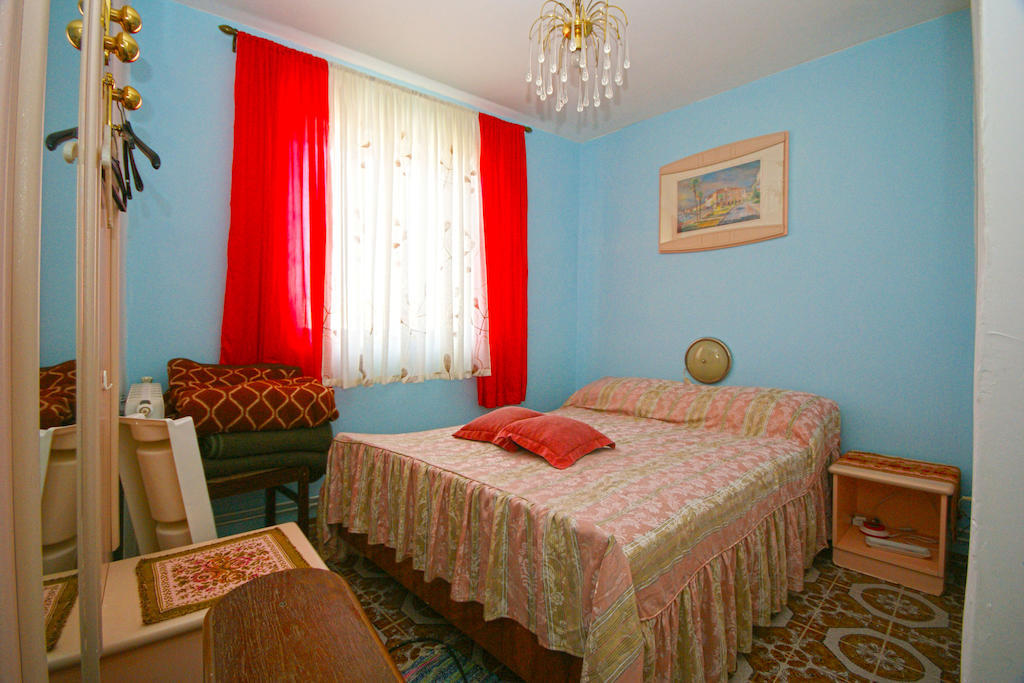 Guest House Robert I Mirna Bale Kültér fotó