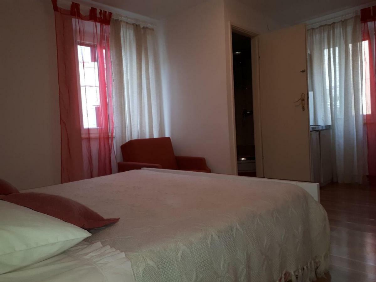 Guest House Robert I Mirna Bale Kültér fotó