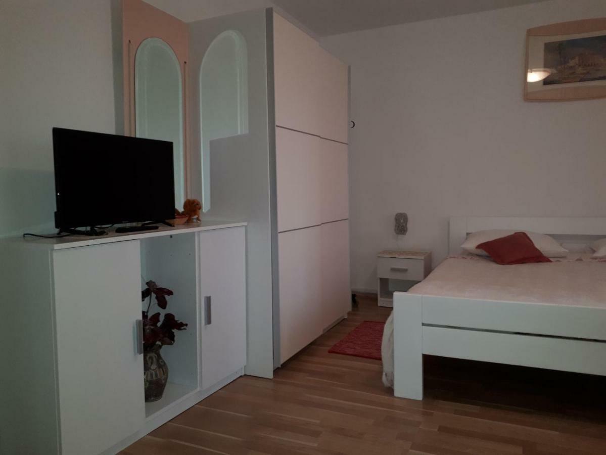 Guest House Robert I Mirna Bale Kültér fotó