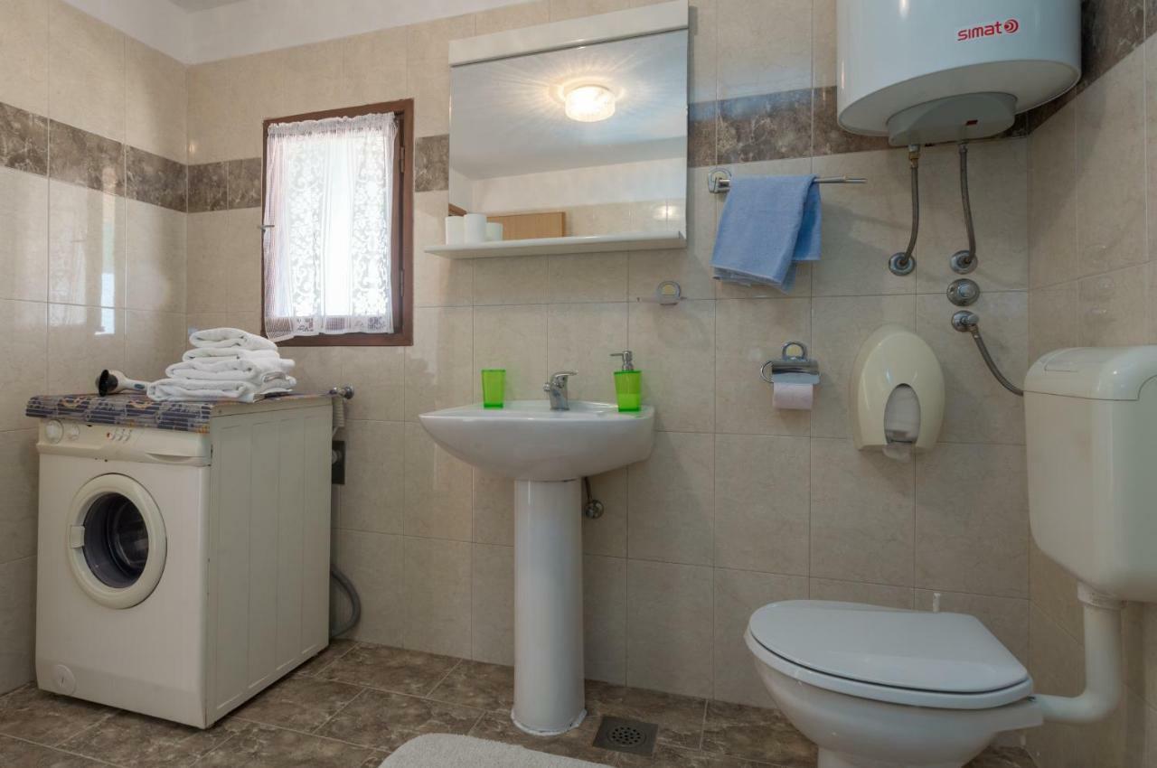 Guest House Robert I Mirna Bale Kültér fotó